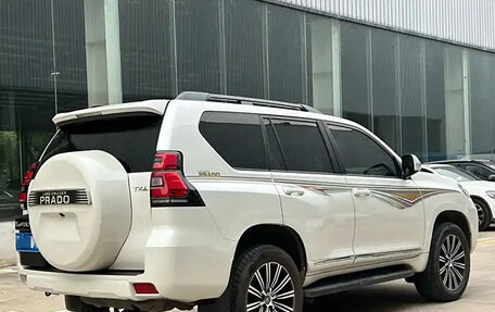 Toyota Land Cruiser Prado 150 рестайлинг 2, 2020 год, 4 985 000 рублей, 5 фотография