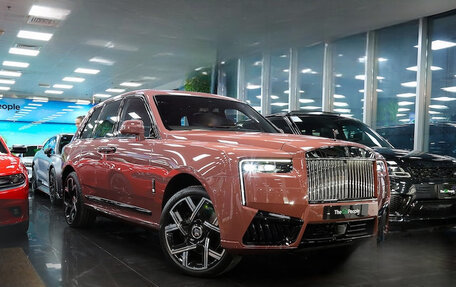 Rolls-Royce Cullinan, 2024 год, 100 500 000 рублей, 1 фотография