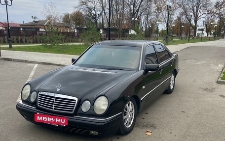 Mercedes-Benz E-Класс, 1995 год, 430 000 рублей, 2 фотография