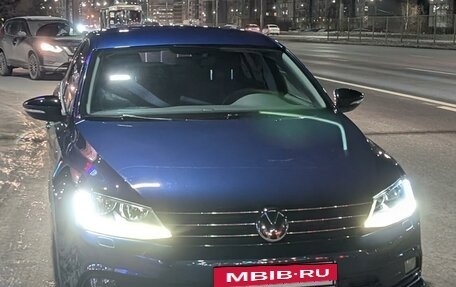 Volkswagen Jetta VI, 2017 год, 1 599 999 рублей, 2 фотография