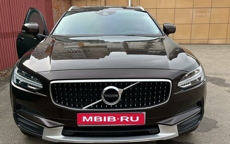 Volvo V90 Cross Country I рестайлинг, 2018 год, 3 550 000 рублей, 1 фотография