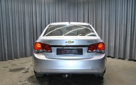 Chevrolet Cruze II, 2010 год, 748 000 рублей, 4 фотография