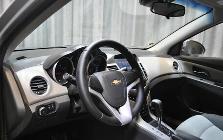 Chevrolet Cruze II, 2010 год, 748 000 рублей, 5 фотография