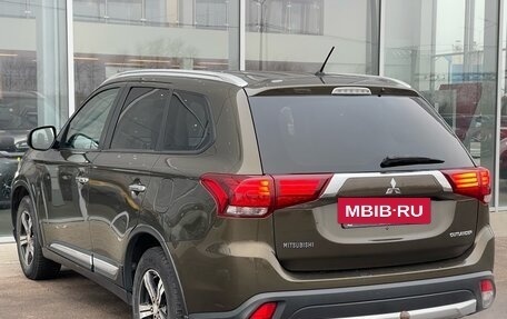 Mitsubishi Outlander III рестайлинг 3, 2015 год, 1 650 000 рублей, 6 фотография