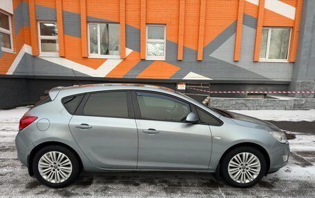 Opel Astra J, 2011 год, 749 000 рублей, 5 фотография