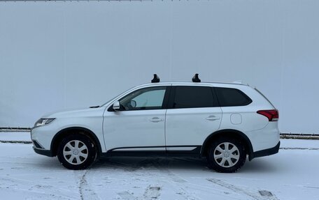 Mitsubishi Outlander III рестайлинг 3, 2017 год, 1 520 000 рублей, 7 фотография