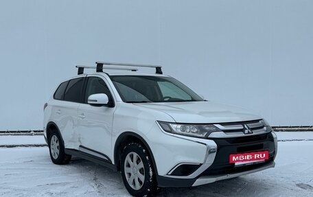 Mitsubishi Outlander III рестайлинг 3, 2017 год, 1 520 000 рублей, 3 фотография