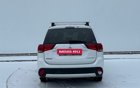 Mitsubishi Outlander III рестайлинг 3, 2017 год, 1 520 000 рублей, 6 фотография