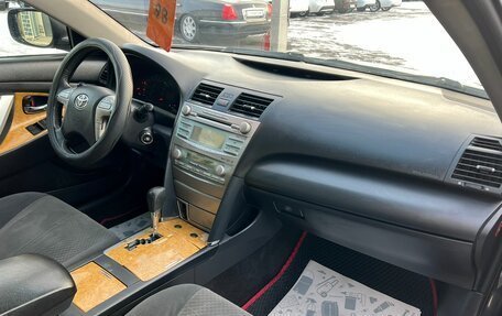 Toyota Camry, 2006 год, 999 999 рублей, 13 фотография