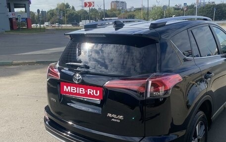 Toyota RAV4, 2019 год, 2 400 000 рублей, 6 фотография