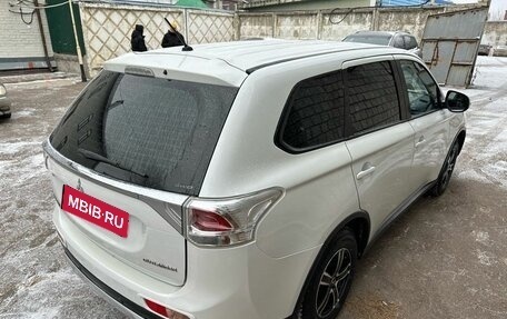 Mitsubishi Outlander III рестайлинг 3, 2014 год, 1 595 000 рублей, 5 фотография