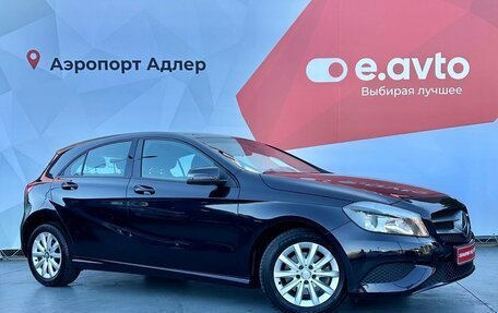 Mercedes-Benz A-Класс, 2015 год, 1 790 000 рублей, 3 фотография