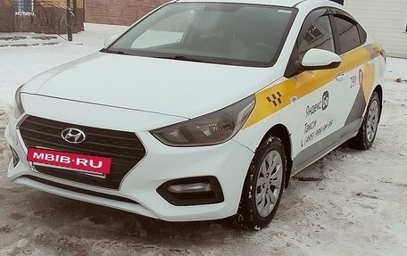 Hyundai Solaris II рестайлинг, 2018 год, 1 000 000 рублей, 5 фотография