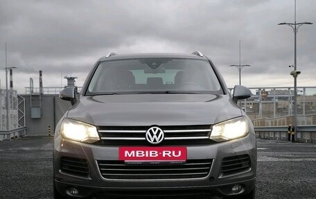 Volkswagen Touareg III, 2014 год, 2 345 000 рублей, 2 фотография