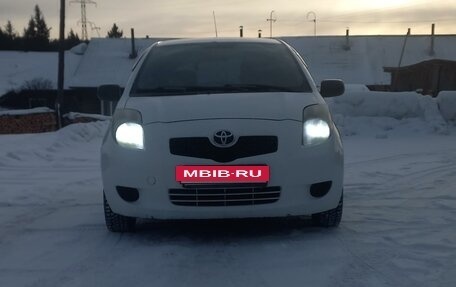 Toyota Yaris III рестайлинг, 2008 год, 500 000 рублей, 2 фотография