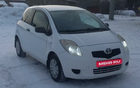 Toyota Yaris III рестайлинг, 2008 год, 500 000 рублей, 3 фотография