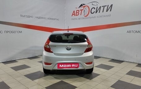 Hyundai Solaris II рестайлинг, 2012 год, 850 000 рублей, 6 фотография