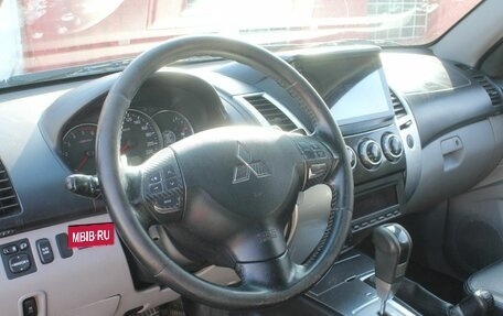 Mitsubishi Pajero Sport II рестайлинг, 2013 год, 1 721 000 рублей, 13 фотография