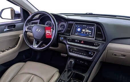 Hyundai Sonata VII, 2019 год, 2 295 000 рублей, 21 фотография