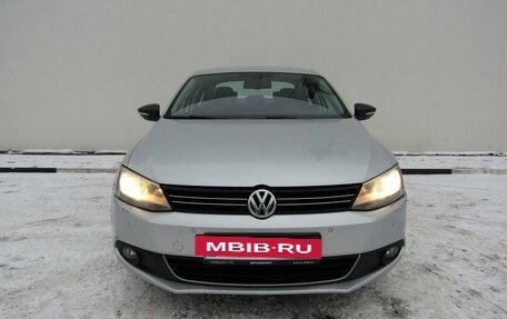 Volkswagen Jetta VI, 2013 год, 1 140 000 рублей, 2 фотография