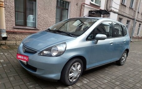 Honda Jazz I рестайлинг, 2005 год, 730 000 рублей, 2 фотография