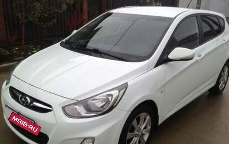 Hyundai Solaris II рестайлинг, 2011 год, 1 150 000 рублей, 10 фотография