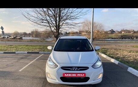 Hyundai Solaris II рестайлинг, 2011 год, 1 150 000 рублей, 9 фотография