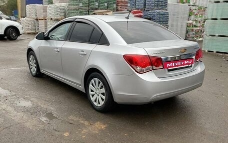 Chevrolet Cruze II, 2012 год, 900 000 рублей, 3 фотография