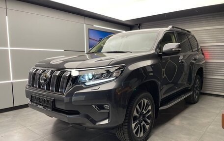 Toyota Land Cruiser Prado 150 рестайлинг 2, 2022 год, 12 390 000 рублей, 2 фотография