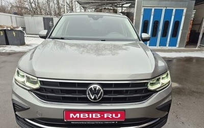 Volkswagen Tiguan II, 2021 год, 3 725 000 рублей, 1 фотография