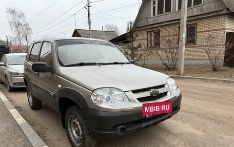 Chevrolet Niva I рестайлинг, 2012 год, 515 000 рублей, 2 фотография