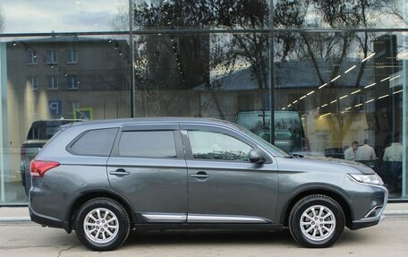 Mitsubishi Outlander III рестайлинг 3, 2015 год, 1 615 800 рублей, 4 фотография