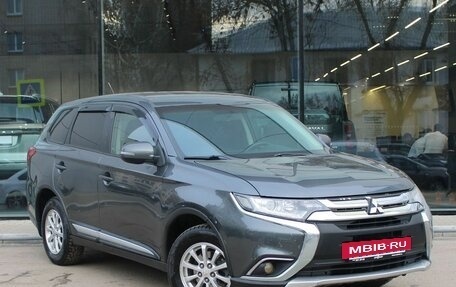 Mitsubishi Outlander III рестайлинг 3, 2015 год, 1 615 800 рублей, 3 фотография