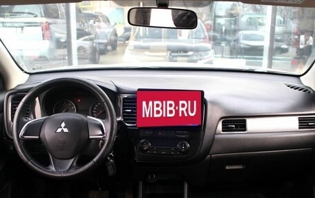 Mitsubishi Outlander III рестайлинг 3, 2015 год, 1 615 800 рублей, 12 фотография