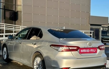 Toyota Camry, 2019 год, 2 950 000 рублей, 17 фотография