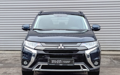 Mitsubishi Outlander III рестайлинг 3, 2021 год, 2 850 000 рублей, 2 фотография