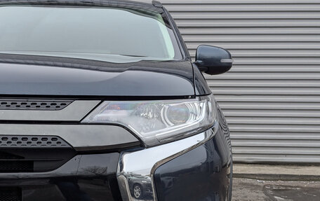 Mitsubishi Outlander III рестайлинг 3, 2021 год, 2 850 000 рублей, 10 фотография