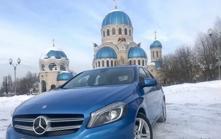 Mercedes-Benz A-Класс, 2013 год, 1 790 000 рублей, 2 фотография