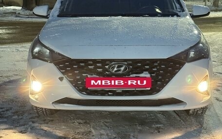 Hyundai Solaris II рестайлинг, 2021 год, 1 300 000 рублей, 2 фотография