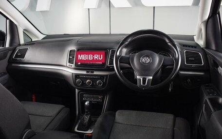 Volkswagen Sharan II, 2013 год, 1 749 000 рублей, 6 фотография