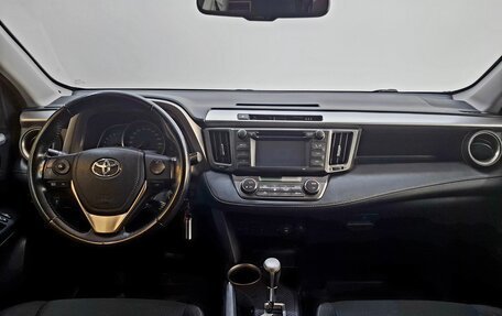 Toyota RAV4, 2015 год, 2 200 000 рублей, 10 фотография