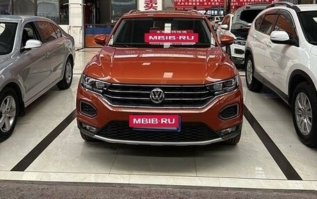 Volkswagen T-Roc I, 2020 год, 1 900 000 рублей, 2 фотография