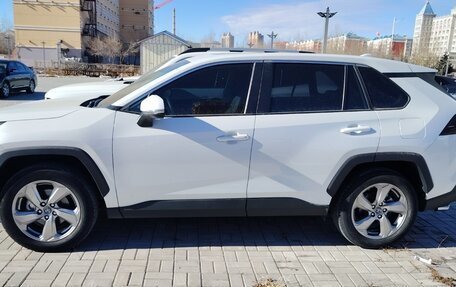 Toyota RAV4, 2021 год, 2 996 000 рублей, 4 фотография