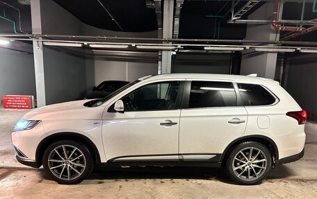 Mitsubishi Outlander III рестайлинг 3, 2015 год, 2 450 000 рублей, 1 фотография