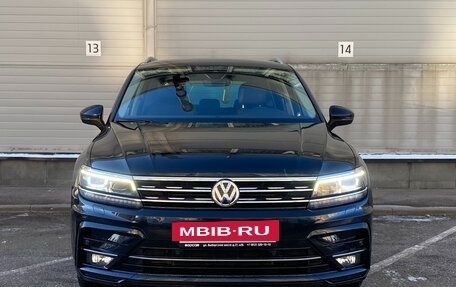 Volkswagen Tiguan II, 2019 год, 3 229 000 рублей, 2 фотография