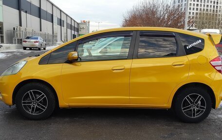 Honda Fit III, 2010 год, 850 000 рублей, 2 фотография