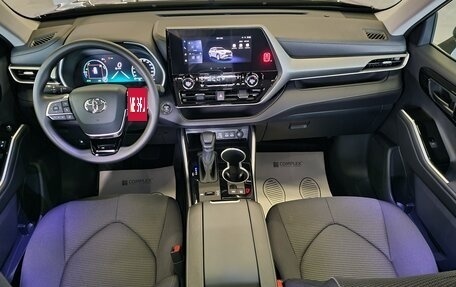 Toyota Highlander, 2024 год, 6 190 000 рублей, 10 фотография