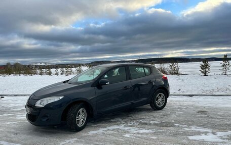 Renault Megane III, 2010 год, 905 000 рублей, 2 фотография