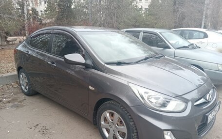 Hyundai Solaris II рестайлинг, 2011 год, 1 480 000 рублей, 2 фотография