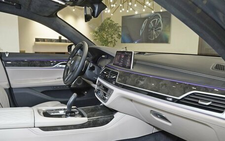 BMW 7 серия, 2019 год, 8 250 000 рублей, 15 фотография